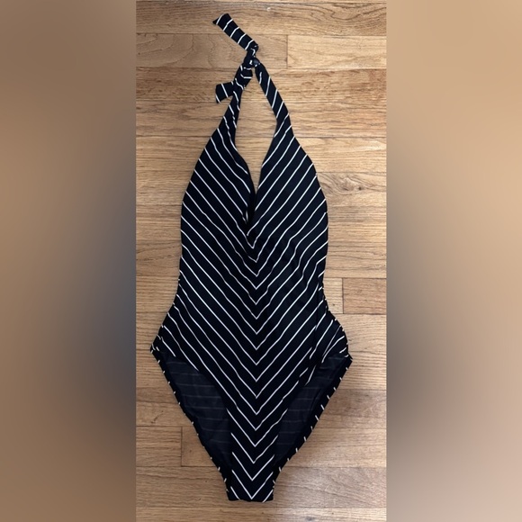 SEA LEVEL SWIM Shoreline V-Neck Halter One-Piece - Picture 6 of 8